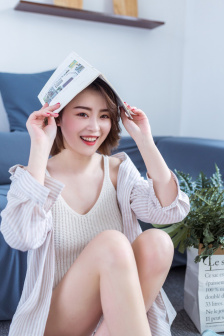 床上美女