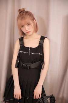 穿比基尼的姑娘